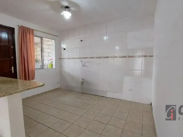 Casa 3 quartos e 2 banheiros, à venda, no bairro Bairro Alto em Curitiba