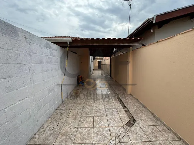 Casa 2 quartos e 1 banheiro, para alugar, no bairro Parque Residencial Groot em Holambra