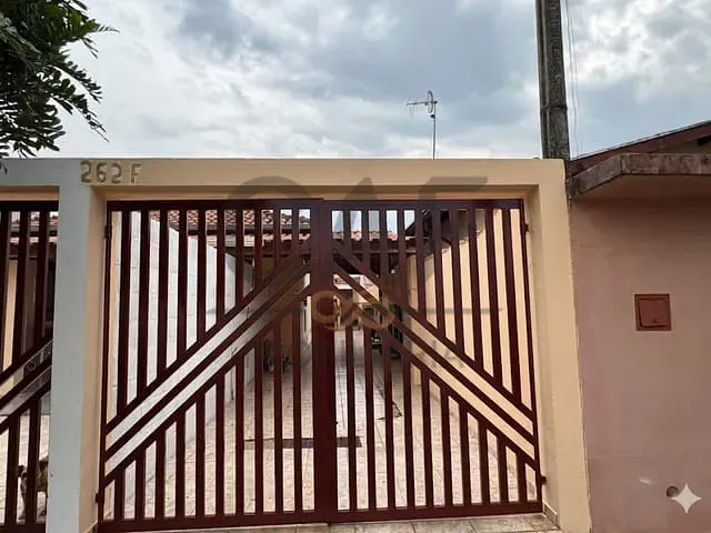 Casa 2 quartos e 1 banheiro, para alugar, no bairro Parque Residencial Groot em Holambra