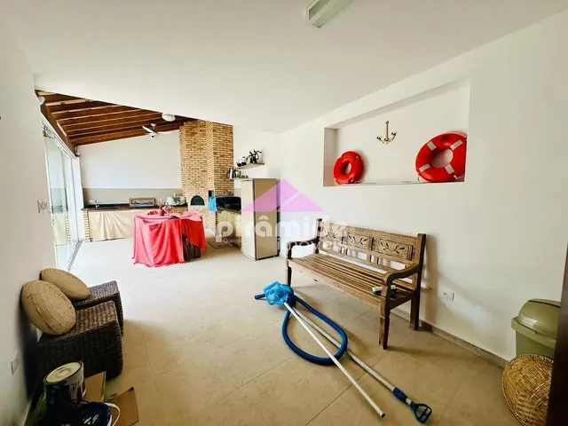 Casa com 250m² 2 quartos e 4 banheiros, à venda, no bairro Porto Novo em Caraguatatuba