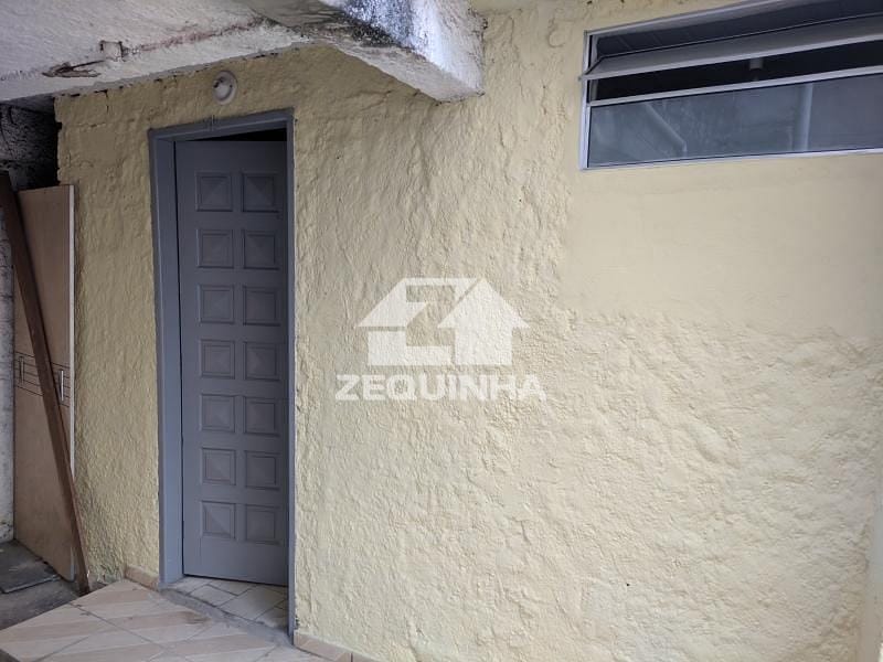 Casa para alugar com 1 quarto, 55m² - Foto 7