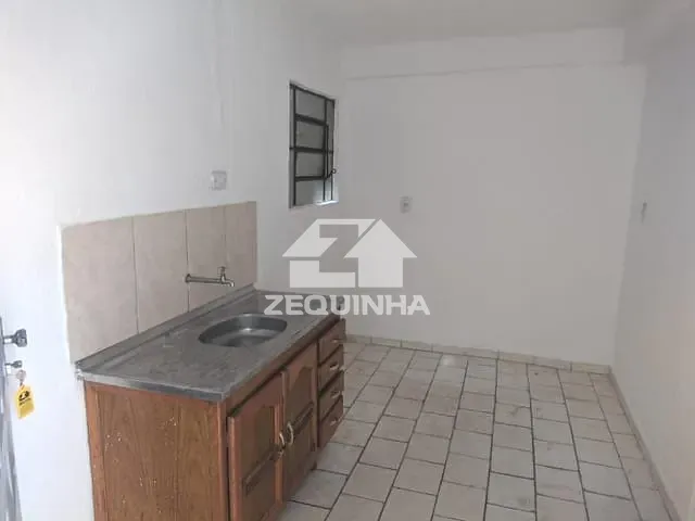 Casa com 55m² 1 quarto e 1 banheiro, para alugar, no bairro Vila Yolanda em Osasco