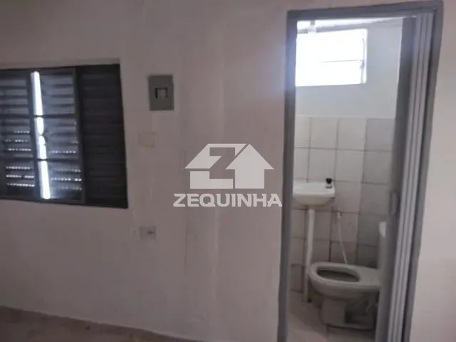 Casa com 55m² 1 quarto e 1 banheiro, para alugar, no bairro Vila Yolanda em Osasco