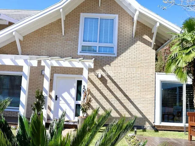 Casa 3 quartos e 3 banheiros, à venda, no bairro centro em Gramado