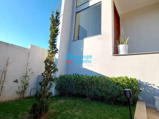 Casa com 390m² 3 quartos e 4 banheiros, à venda, no bairro Residencial Vale da Mata em Guaxupé