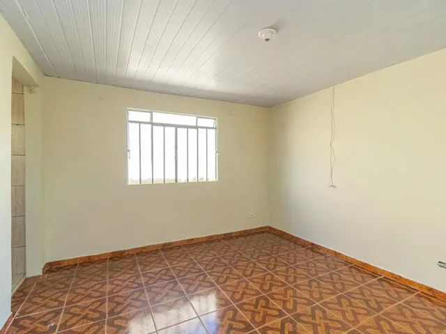Casa 3 quartos e 1 banheiro, para alugar, no bairro São Braz em Curitiba