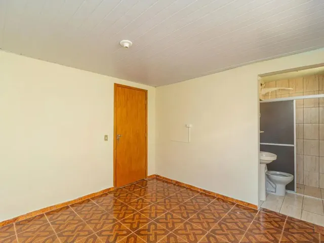 Casa 3 quartos e 1 banheiro, para alugar, no bairro São Braz em Curitiba