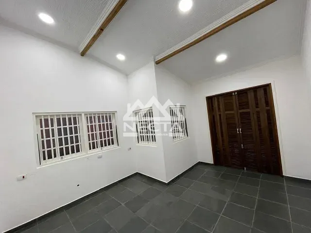 Casa com 200m² 2 quartos e 2 banheiros, à venda, no bairro Camburi em São Sebastião