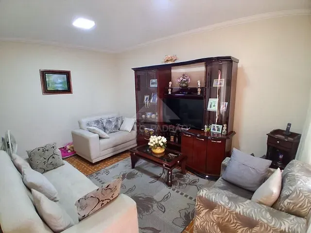 Casa com 267m² 3 quartos e 1 banheiro, à venda, no bairro Vila Dirce em Mauá