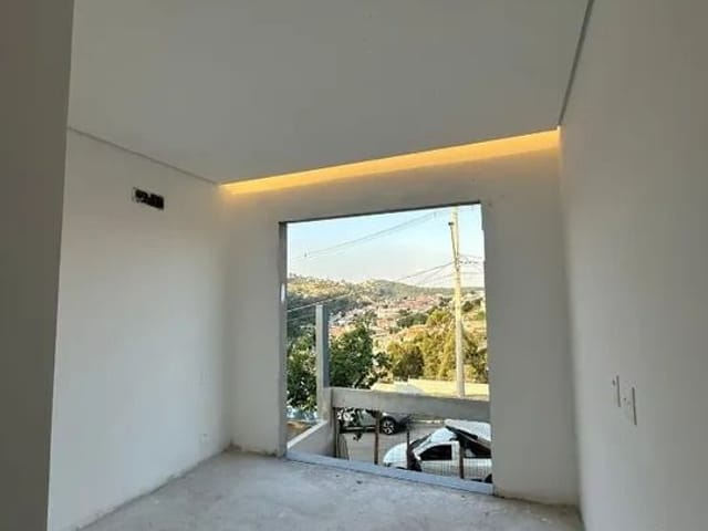 Casa com 130m² 3 quartos e 3 banheiros, à venda, no bairro Chácara Jaguari (Fazendinha) em Santana de Parnaíba