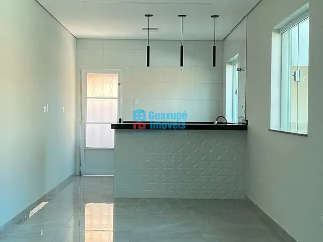 Casa 2 quartos e 2 banheiros, à venda, no bairro Parque das Orquídeas em Guaxupé