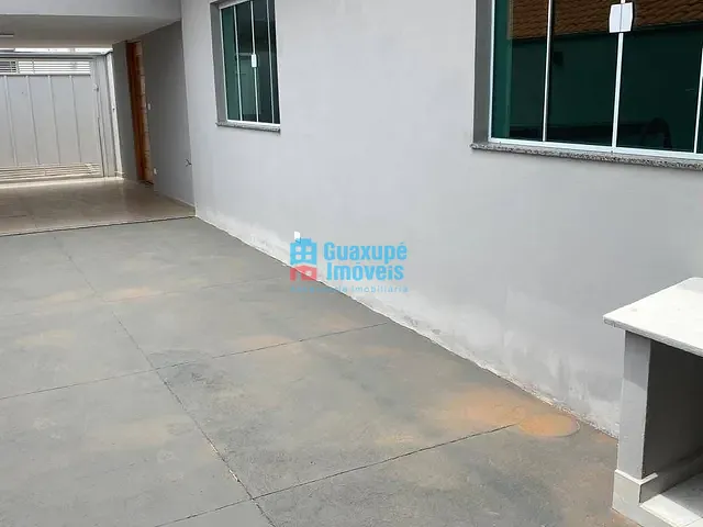 Casa 2 quartos e 2 banheiros, à venda, no bairro Parque das Orquídeas em Guaxupé