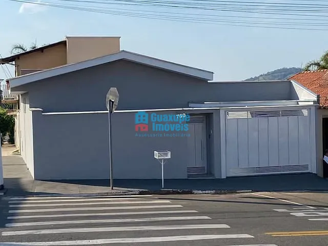 Casa 2 quartos e 2 banheiros, à venda, no bairro Parque das Orquídeas em Guaxupé