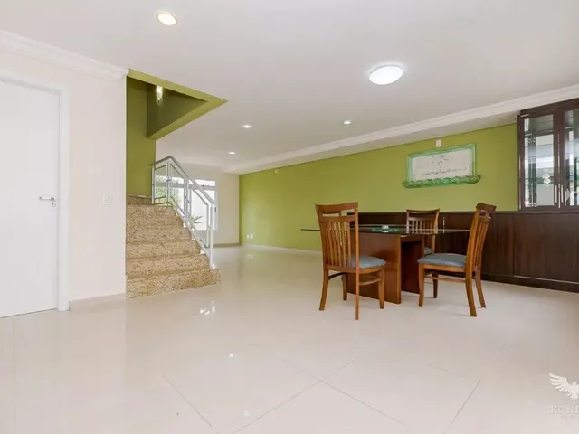 Casa com 375m² 4 quartos e 3 banheiros, para alugar, no bairro São Braz em Curitiba