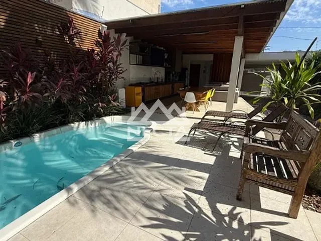 Casa com 360m² 4 quartos e 6 banheiros, à venda, no bairro Sumaré em Caraguatatuba