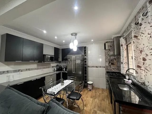 Casa com 299m² 3 quartos e 1 banheiro, à venda, no bairro Itrapoá em Ribeirão Pires