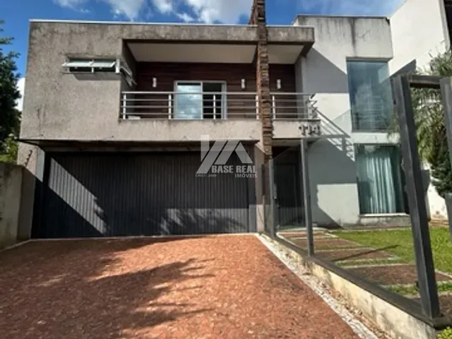 Casa 3 quartos e 5 banheiros, à venda, no bairro Estrela em Ponta Grossa