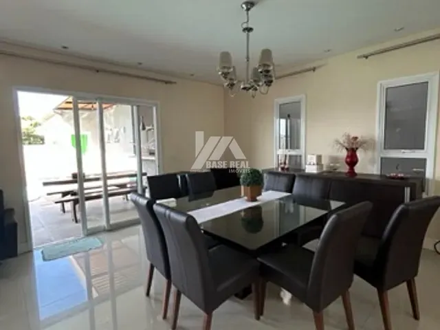 Casa 3 quartos e 5 banheiros, à venda, no bairro Estrela em Ponta Grossa