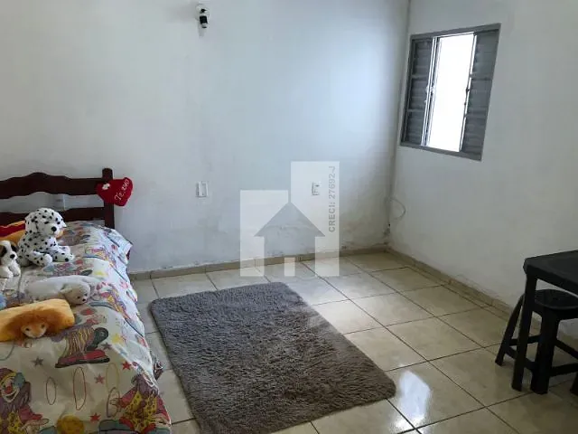 Casa com 300m² 2 quartos e 1 banheiro, à venda, no bairro Vila Joana em Jundiaí