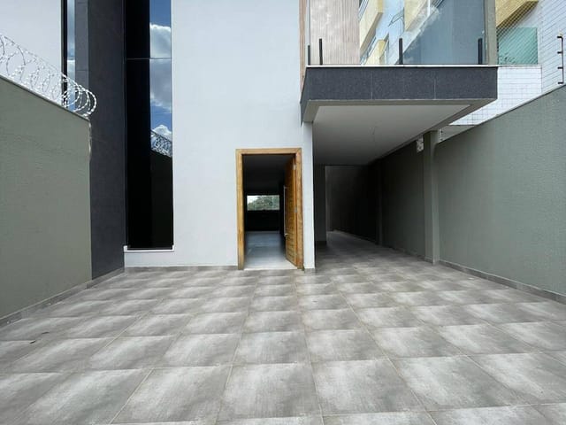 Foto do Casa - Casa com 3 quartos sendo as 3 suítes, varanda e 4 vagas de garagem no bairro Planalto | Deltalar Imóveis