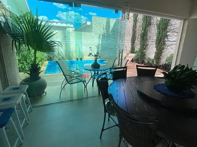 Casa 3 quartos e 3 banheiros, à venda, no bairro Jardim São Luiz em Guaxupé