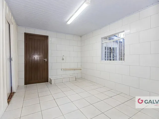 Casa 3 quartos e 1 banheiro, para alugar, no bairro Abranches em Curitiba