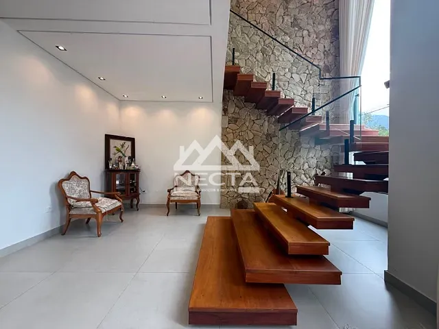 Casa com 360m² 3 quartos e 4 banheiros, à venda, no bairro Massaguaçu em Caraguatatuba