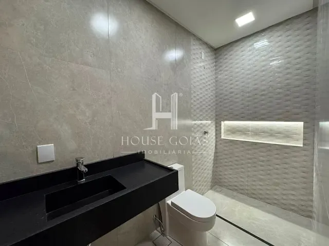 Casa com 205m² 3 quartos e 2 banheiros, à venda, no bairro Jardim Buriti Sereno em Aparecida de Goiânia