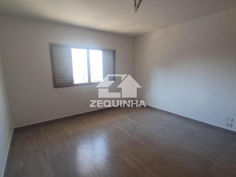 Casa, 3 quartos, 258 m² - Foto 14