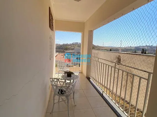 Casa 4 quartos e 3 banheiros, à venda, no bairro Residencial Nova Floresta em Guaxupé