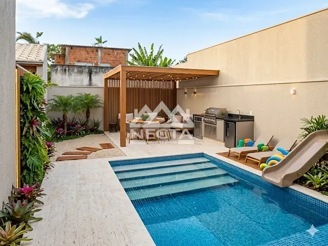 Casa com 150m² 3 quartos e 2 banheiros, à venda, no bairro Balneário dos Golfinhos em Caraguatatuba