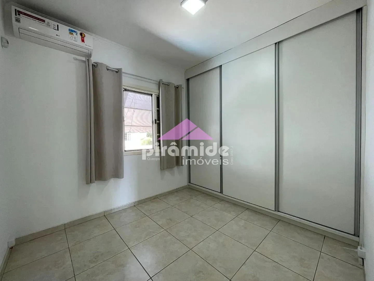Casa, 3 quartos, 242 m² - Foto 31