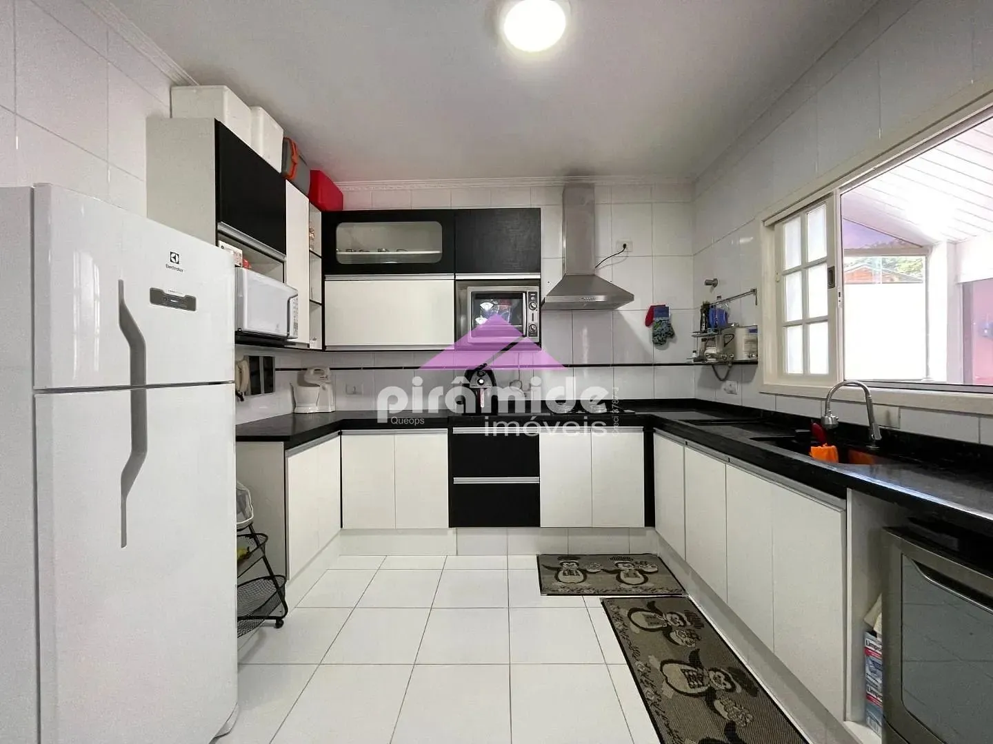 Casa, 3 quartos, 242 m² - Foto 14