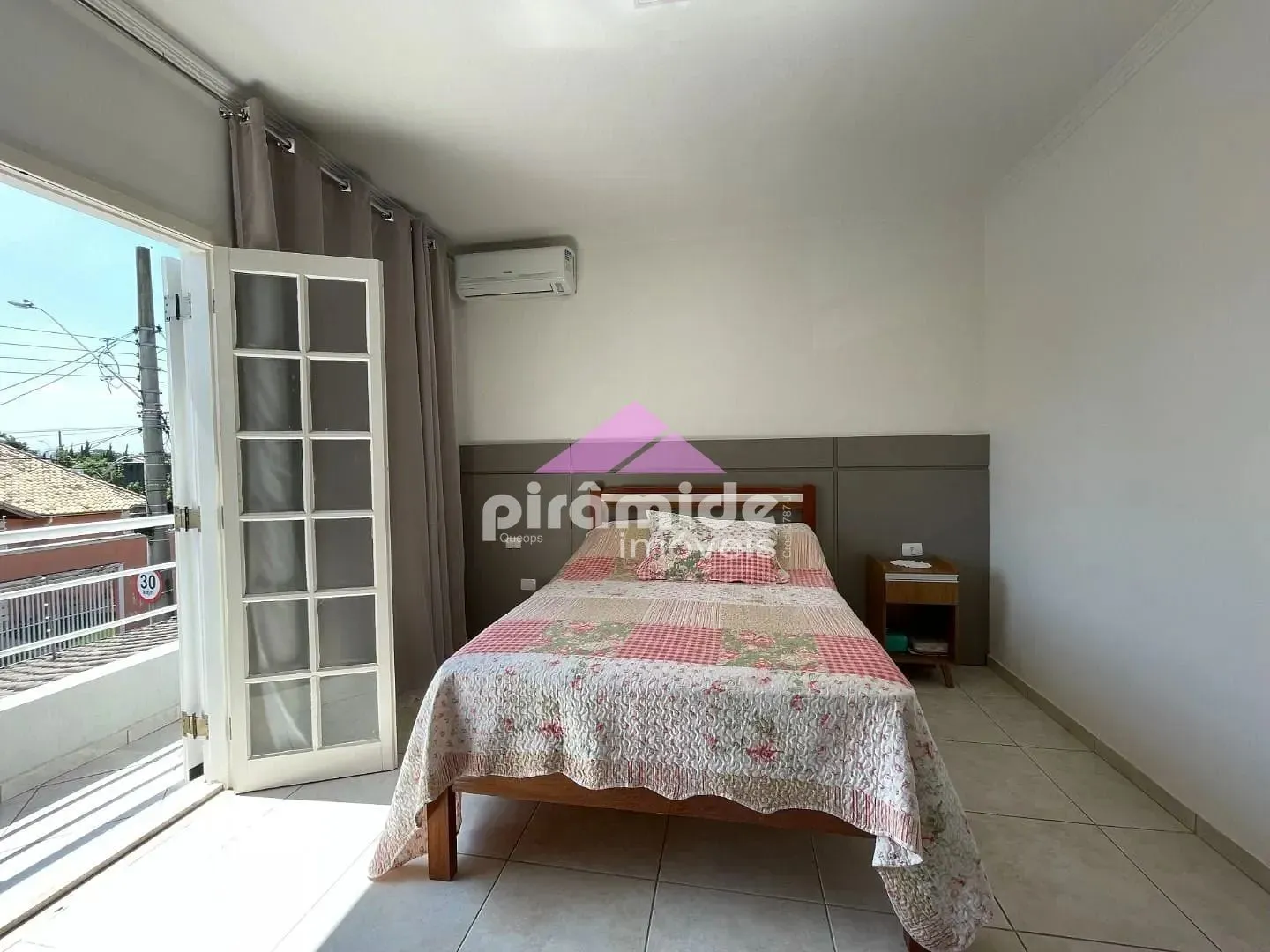 Casa, 3 quartos, 242 m² - Foto 26
