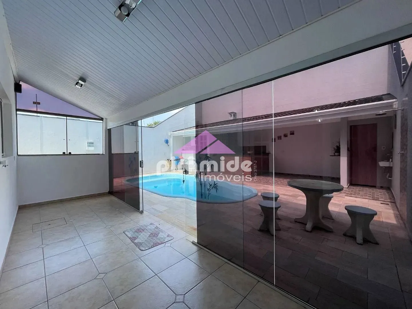Casa, 3 quartos, 242 m² - Foto 17
