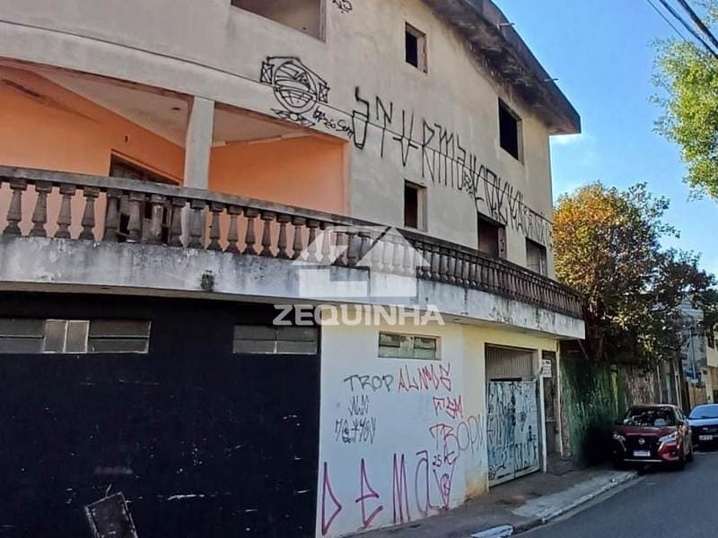 Casa à venda com 5 quartos, 300m² - Foto 1
