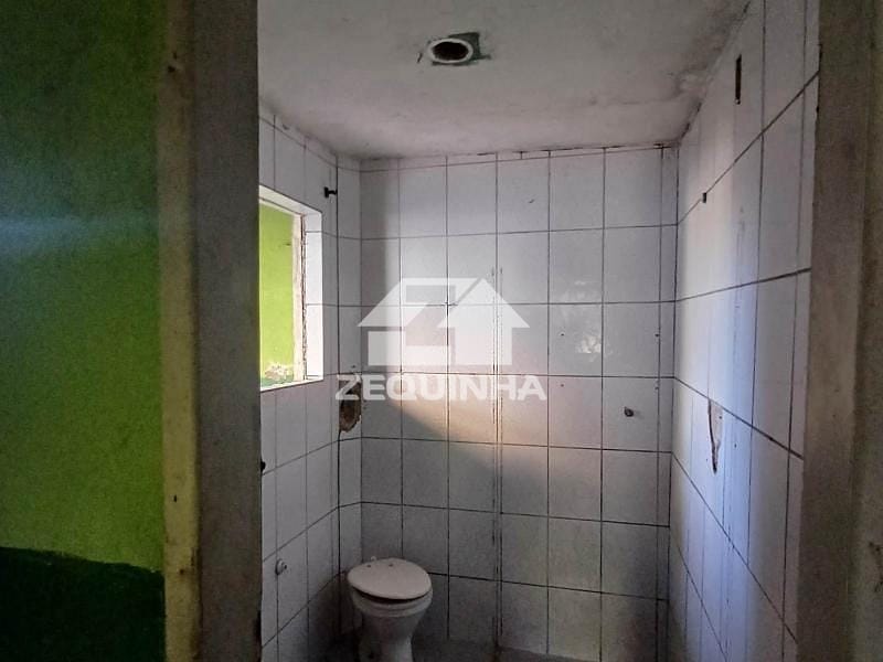 Casa à venda com 5 quartos, 300m² - Foto 12