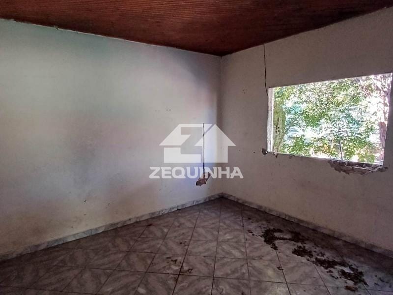 Casa à venda com 5 quartos, 300m² - Foto 14
