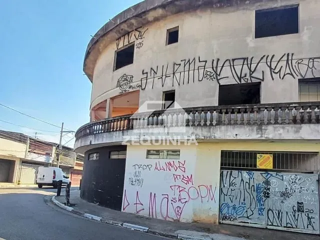 Casa com 211m² 5 quartos e 4 banheiros, à venda, no bairro Novo Osasco em Osasco