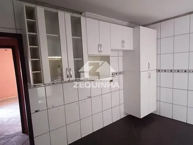 Casa com 211m² 5 quartos e 4 banheiros, à venda, no bairro Novo Osasco em Osasco