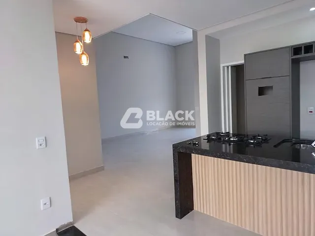 Casa com 300m² 3 quartos e 5 banheiros, à venda ou para alugar, no bairro Brigadeiro Tobias em Sorocaba