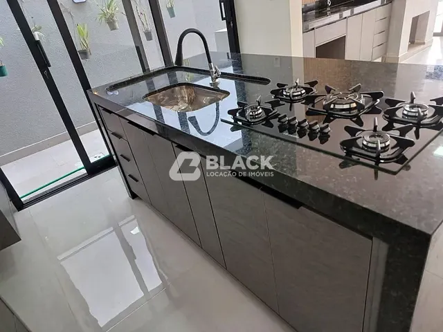 Casa com 300m² 3 quartos e 5 banheiros, à venda ou para alugar, no bairro Brigadeiro Tobias em Sorocaba