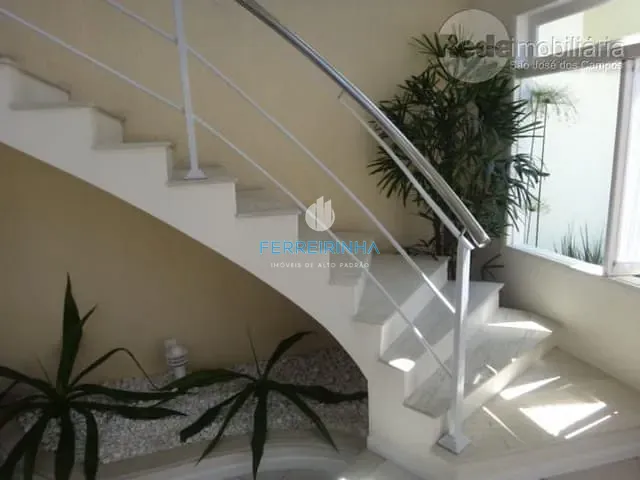 Casa com 405m² 3 quartos e 4 banheiros, à venda ou para alugar, no bairro Urbanova em São José dos Campos