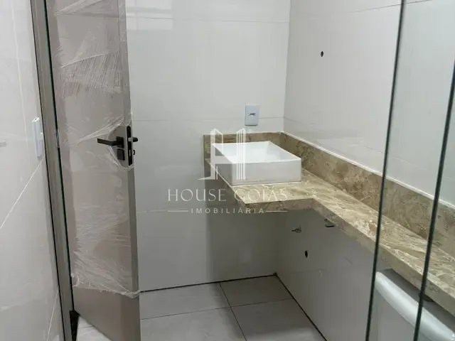 Casa com 185m² 3 quartos e 2 banheiros, à venda, no bairro Jardim Veneza em Aparecida de Goiânia