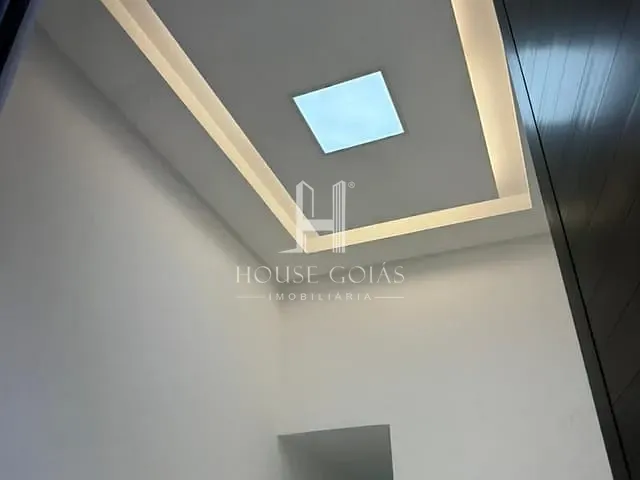 Casa com 185m² 3 quartos e 2 banheiros, à venda, no bairro Jardim Veneza em Aparecida de Goiânia