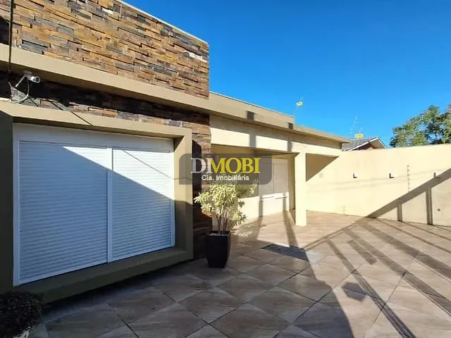 Casa com 300m² 3 quartos e 3 banheiros, à venda, no bairro Centro em Gravataí