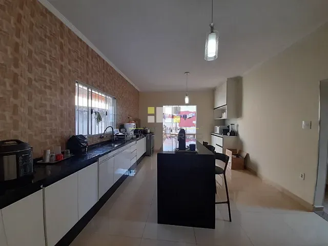Casa com 250m² 3 quartos e 2 banheiros, à venda, no bairro Jardim São Carlos em Sumaré