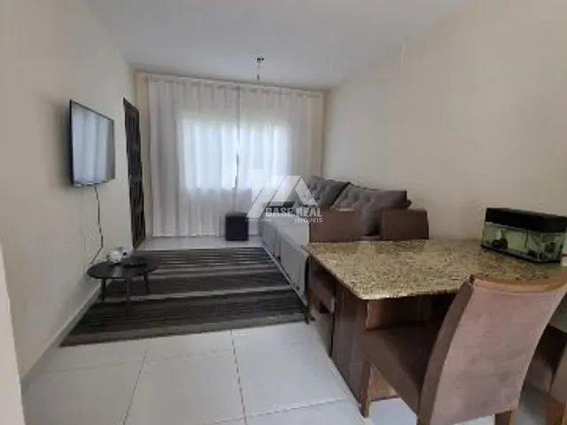 Casa 2 quartos e 1 banheiro, à venda, no bairro Jardim Carvalho em Ponta Grossa