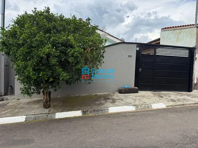 Casa 3 quartos e 2 banheiros, à venda, no bairro Parque dos Municípios II em Guaxupé