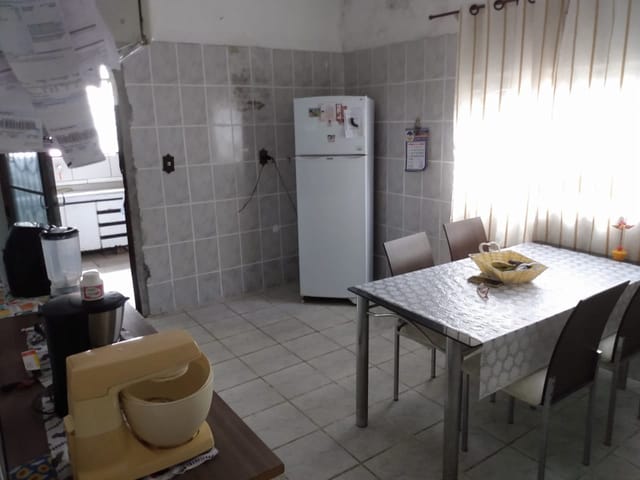 Casa com 250m² 2 quartos e 1 banheiro, à venda, no bairro Conjunto Residencial Araretama em Pindamonhangaba